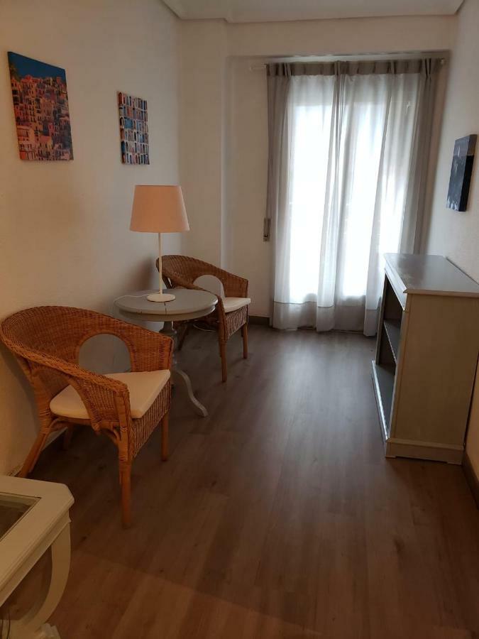 Apartamento Torres Apartment บาเลนเซีย ภายนอก รูปภาพ